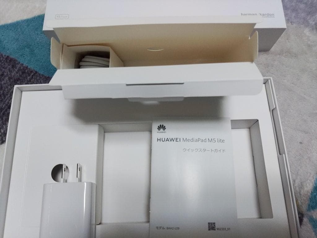 美品　MediaPad M5 lite BAH2-L09 　付属品未使用