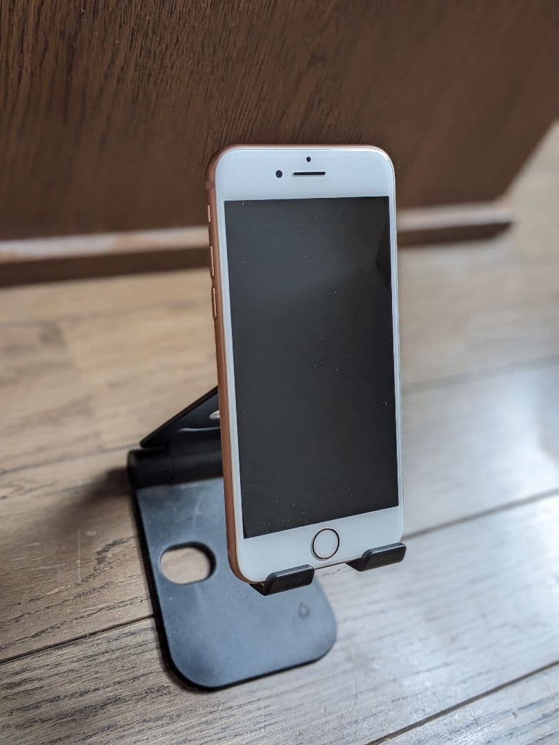 し*ね様 iPhone8 ゴールド 64g SIMフリー