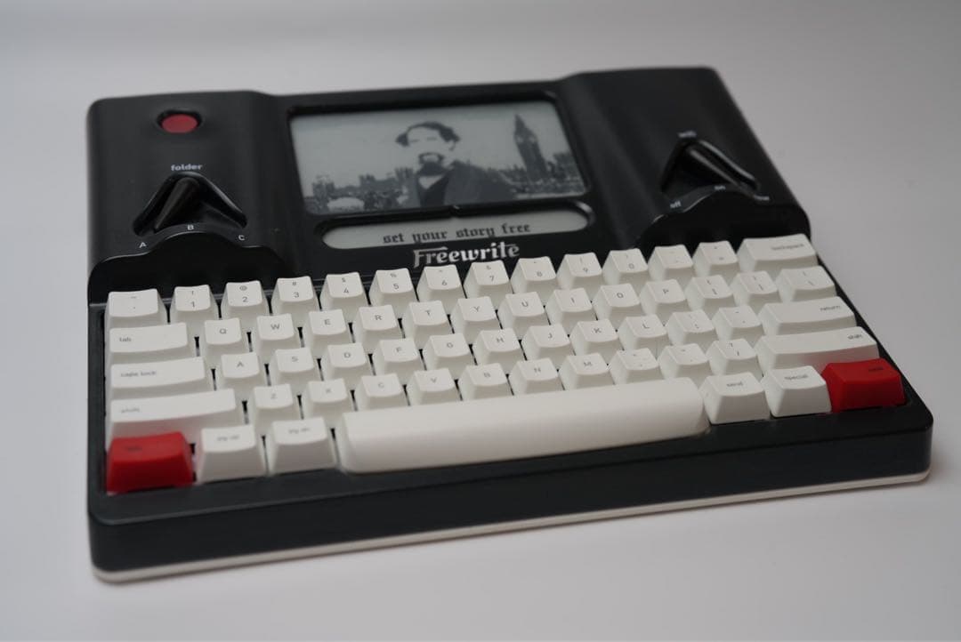 Astrohaus Freewrite スマートタイプライター 未使用に近い