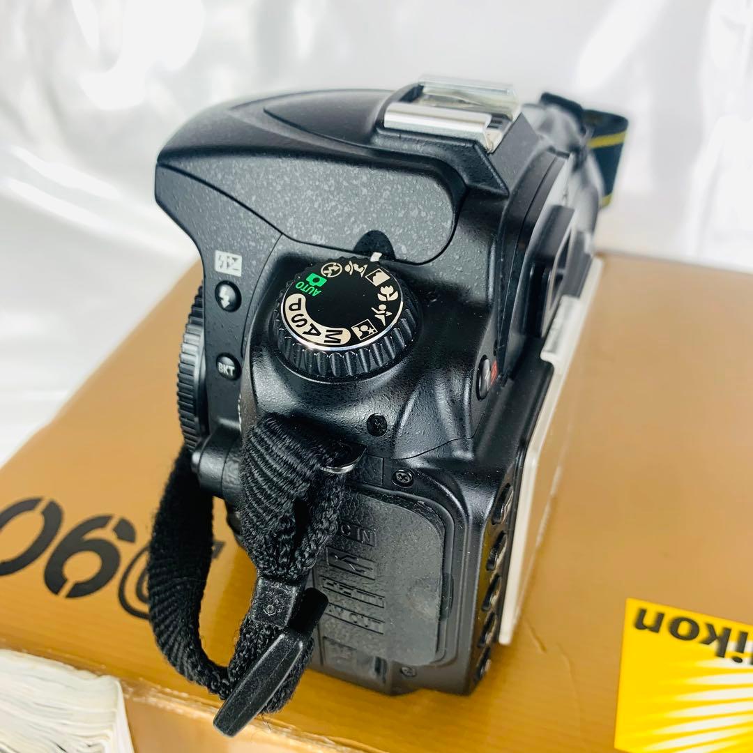 【美品】Nikon ニコン D90 デジタル一眼レフカメラ ボディ　回数4755