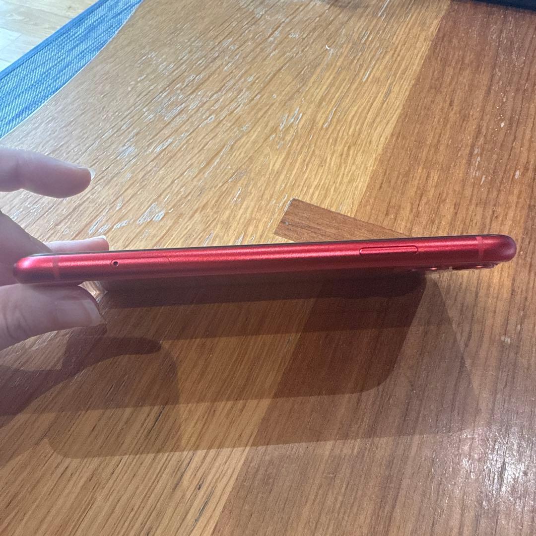 Apple iPhone 11 RED 64GB本体