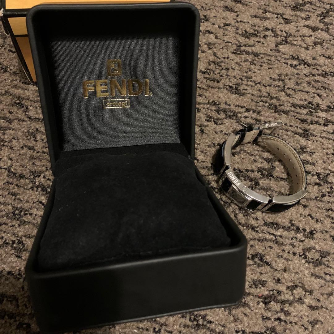 FENDI フェンディ 回転フェイス ハラコ