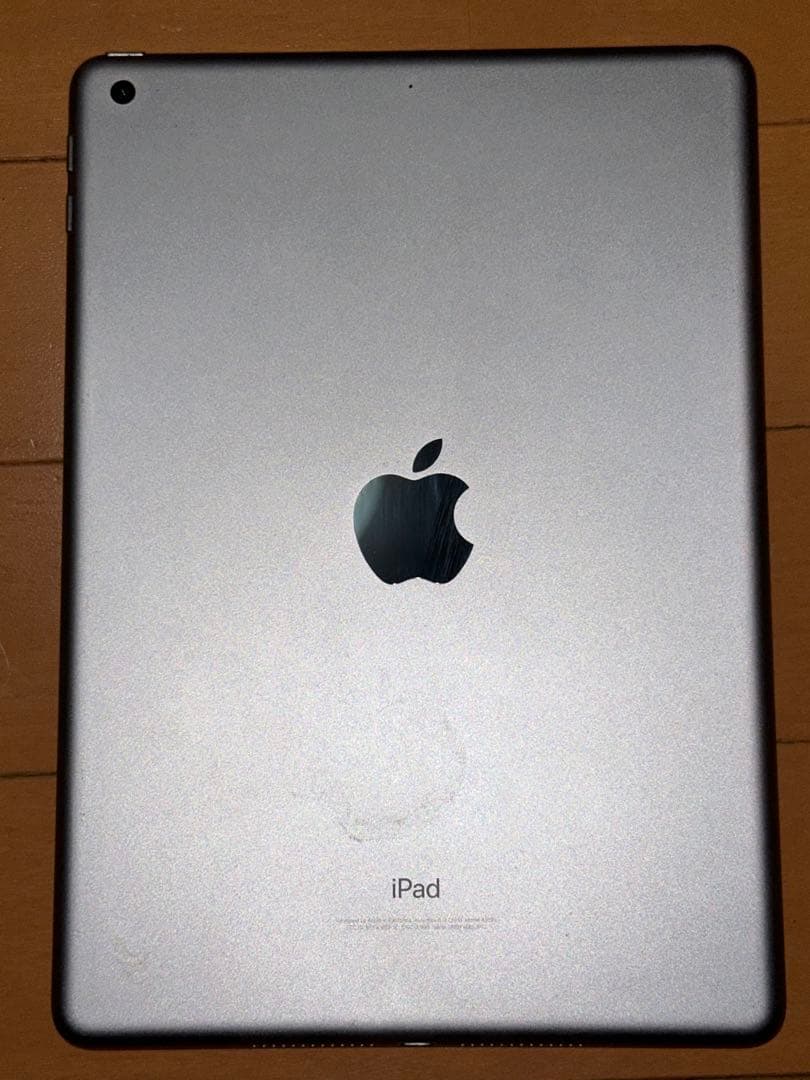 Apple iPad (32GB, MR7F2JA) 第6世代 本体のみ