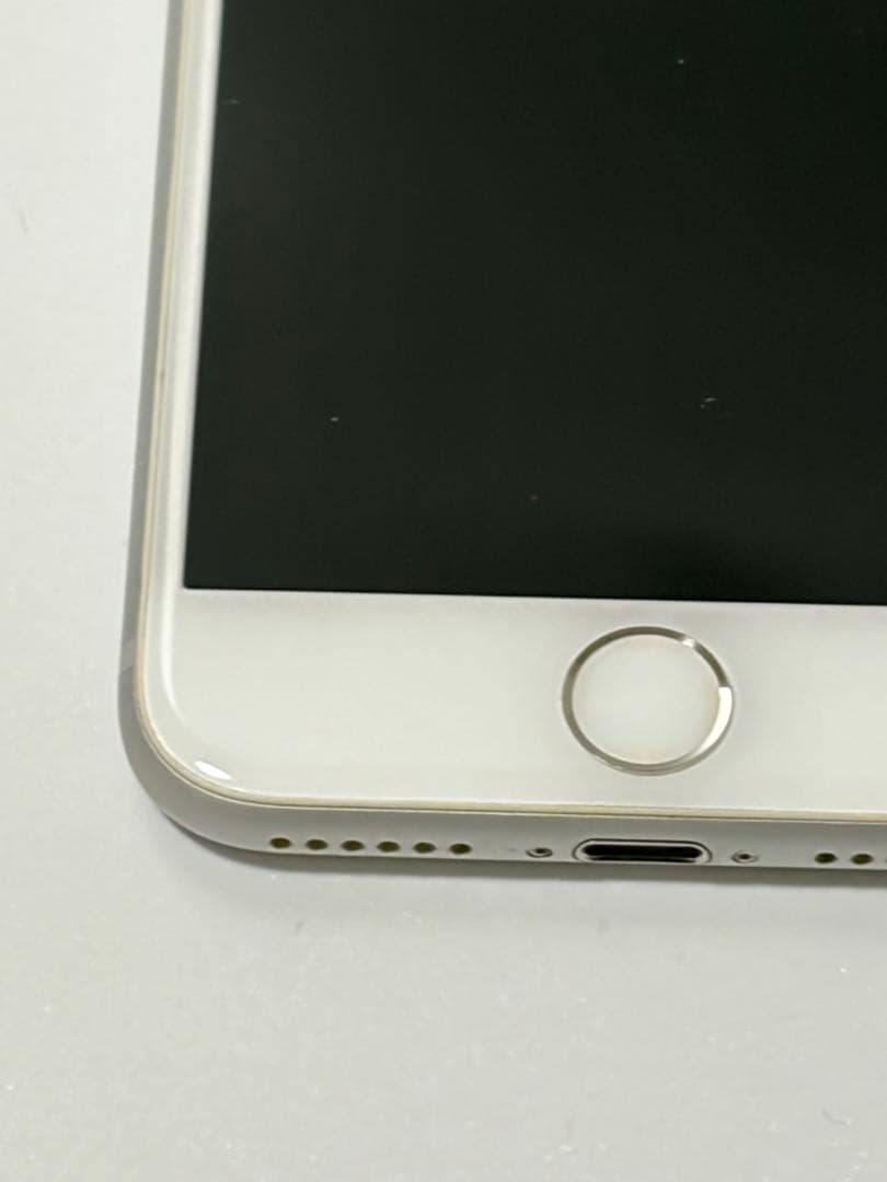 iPhone8 シルバー 64GB　本体　SIMロックなし　Apple