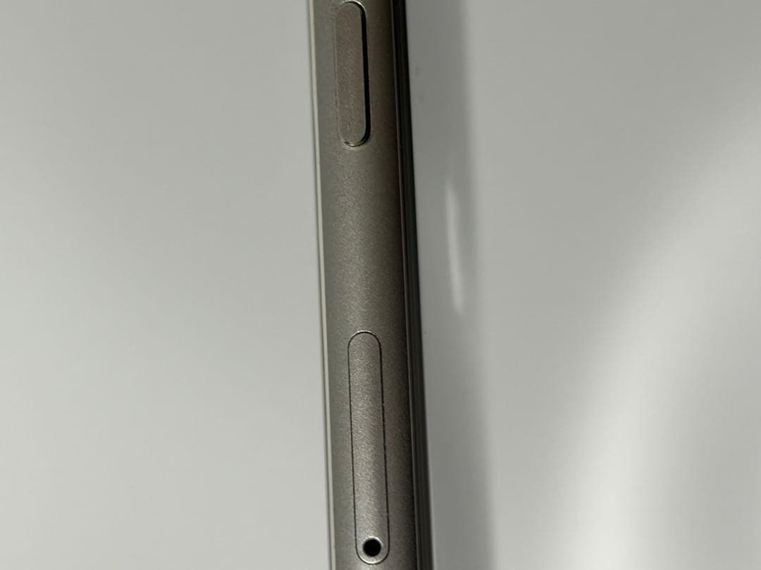 iPhone8 シルバー 64GB　本体　SIMロックなし　Apple