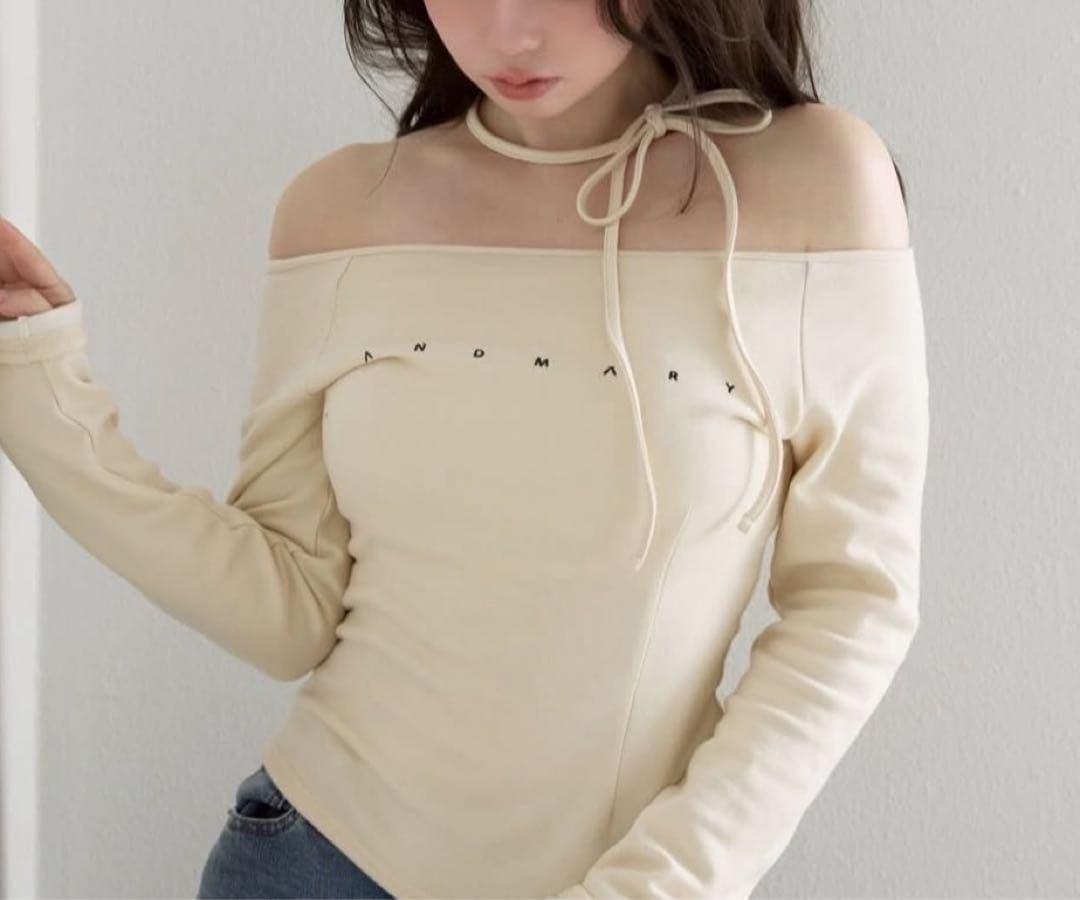 Mary logo choker tops ivory 【un】