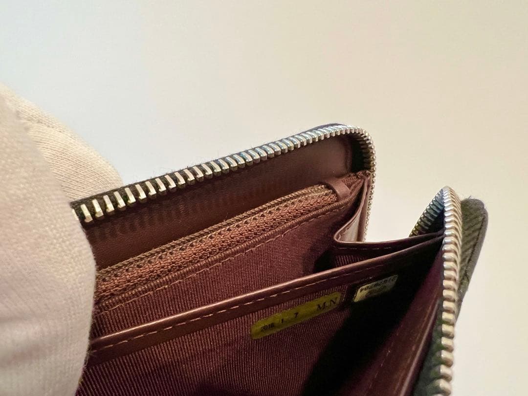 シャネル キャビアスキン ラウンドジップ長財布