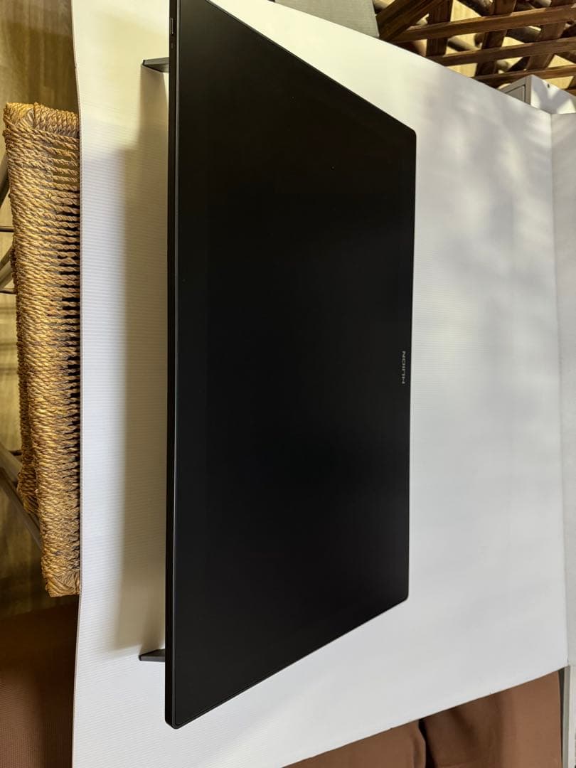 HUION Kamvas ＰＲＯ24（4K）液晶ペンタブレット本体 と付属品あり