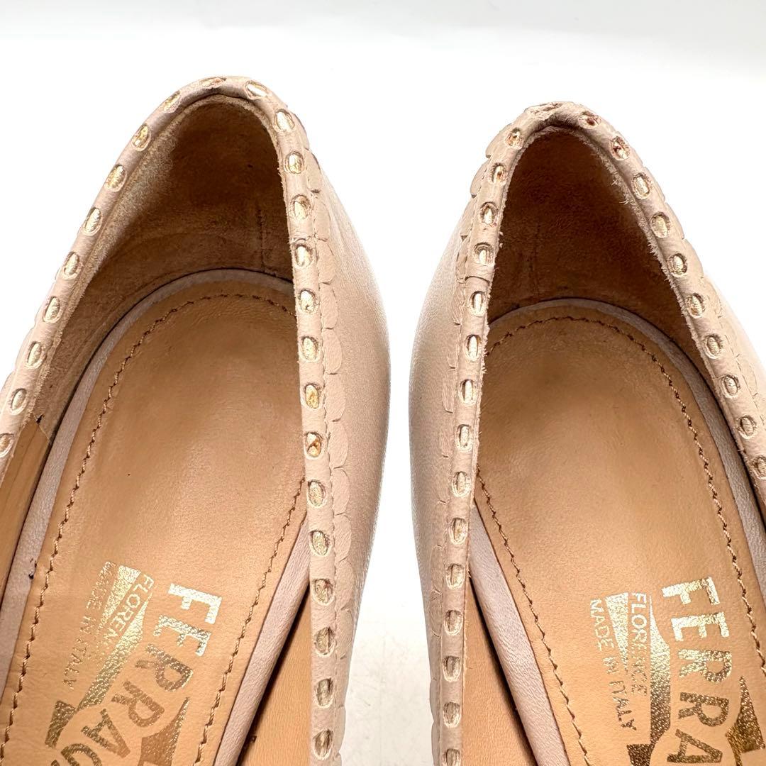 極美品✨ サルヴァトーレフェラガモ SHERRY パンプス ベージュ 【5C】