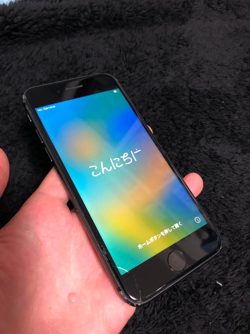 iPhone8/64G/スペースグレー 画面・背面ひび割れあり