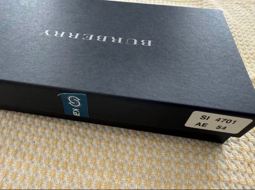 正規品 美品 BURBERRY バーバリー 長財布 二つ折り財布 付属品 箱付き