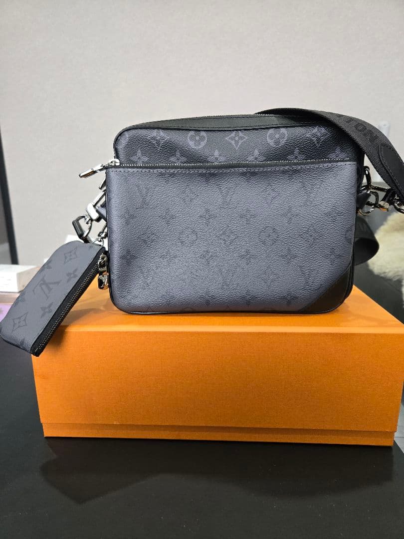 Louis Vuitton モノグラム　エクスリプス　トリオメッセンジャー