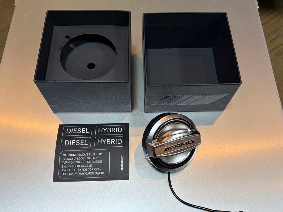 メルセデスベンツ　AMG フューエルキャップ