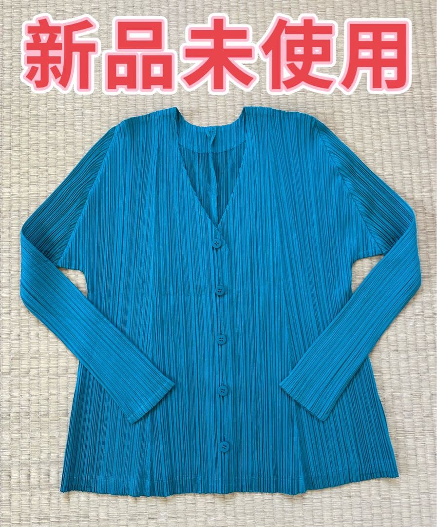 イッセイミヤケ プリーツプリーズ　トップス　新品