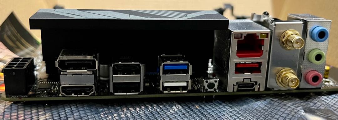 GIGABYTE A620I AXマザーボード AMD AM5ソケット