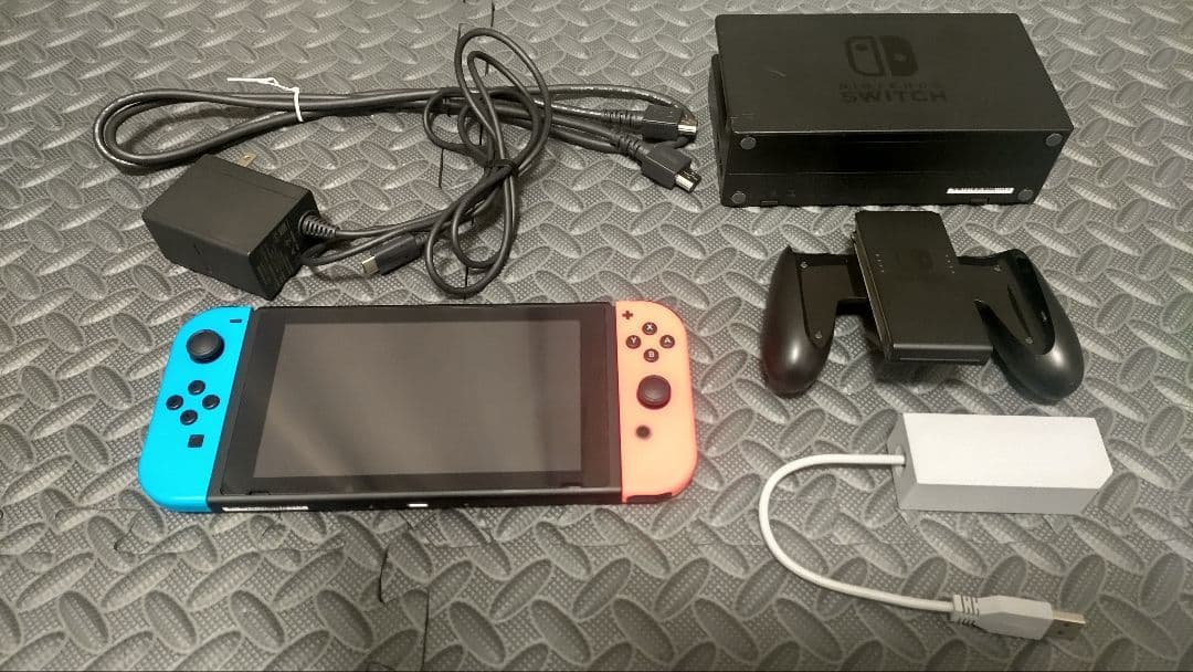 Nintendo Switch 本体 Joy-Con(L)ブルー/(R)レッド