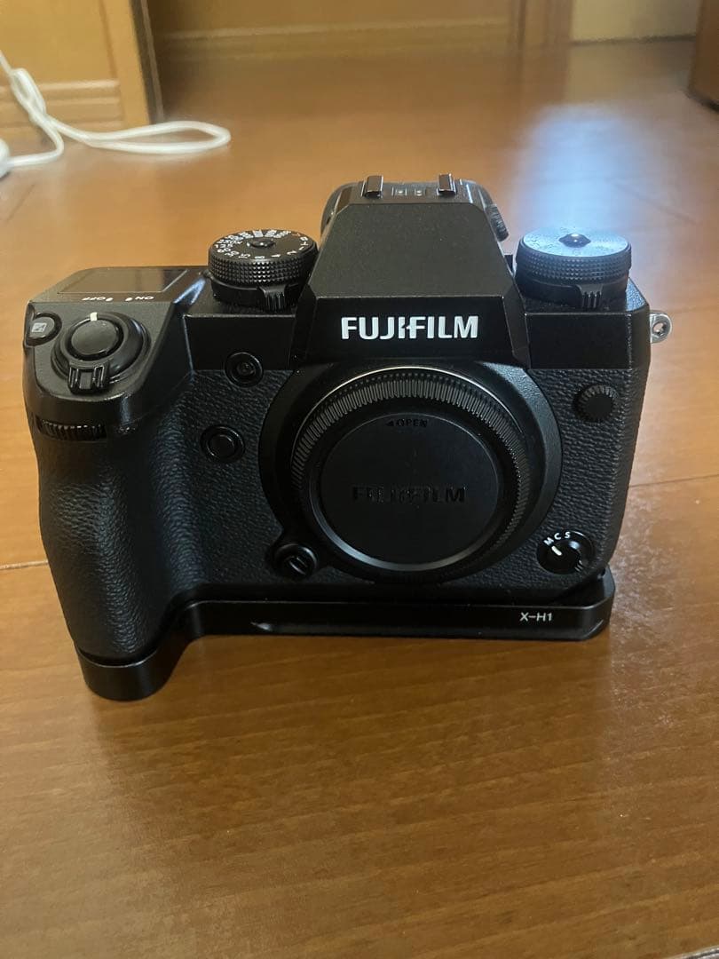 ア*シ様 中古　Fujifilm X-H1 本体
