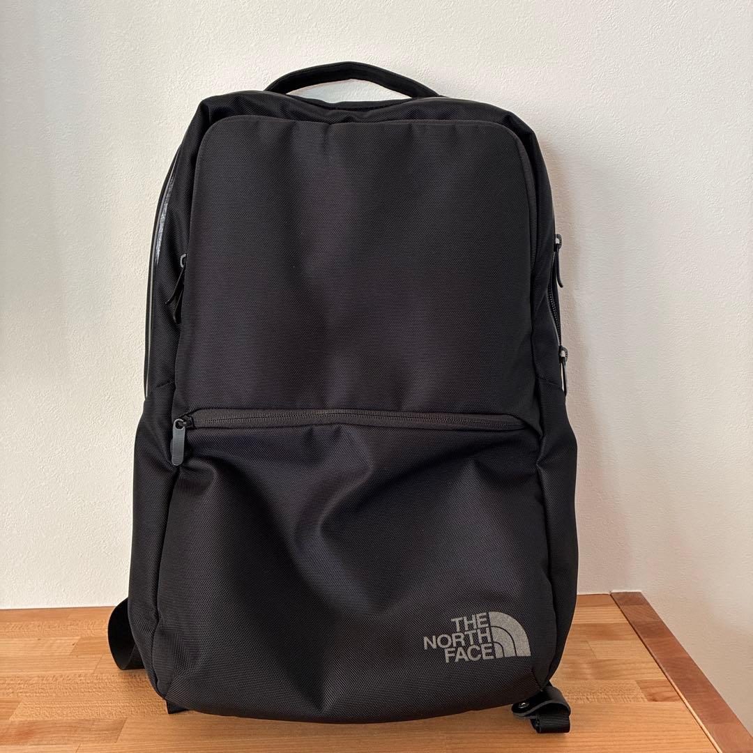 THE NORTH FACE ブラック ビジネスバックパック