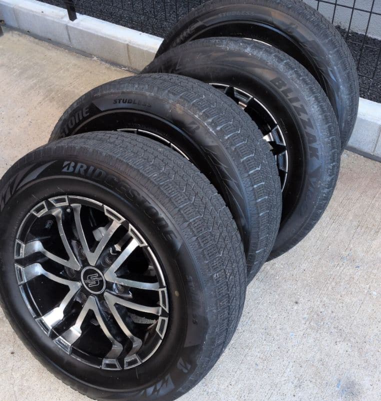 A*R様 ハイエース　スタッドレスタイヤ　アルミホイール