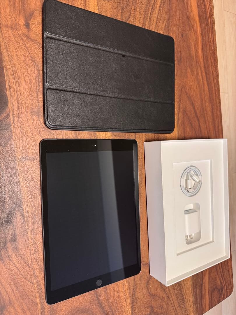 【美品】Apple iPad 第8世代 スペースグレイ本体 箱・充電器付