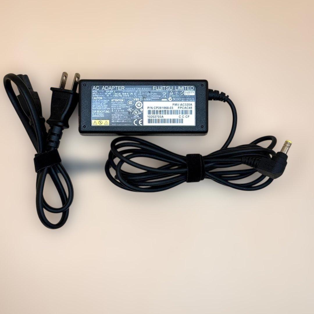 美品 富士通 高速パソコン i5第10世代 8GB SSD256GB カメラ付