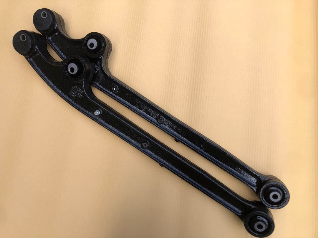 【全国送料無料】ジムニーJB23 新品偏芯ブッシュフロントアーム３インチアップ