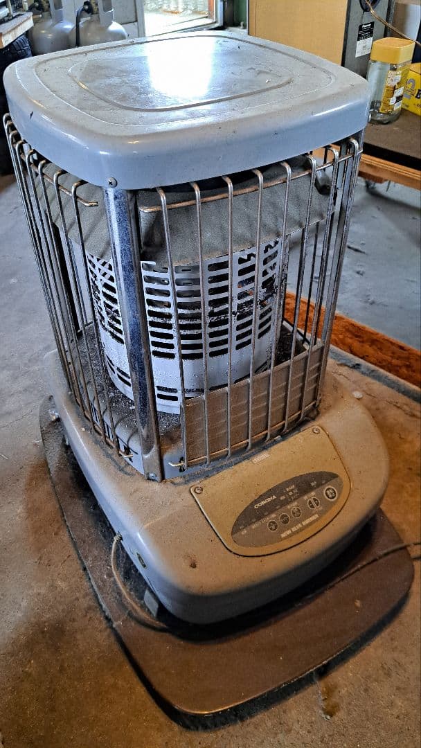 円筒形暖房器具 グレー