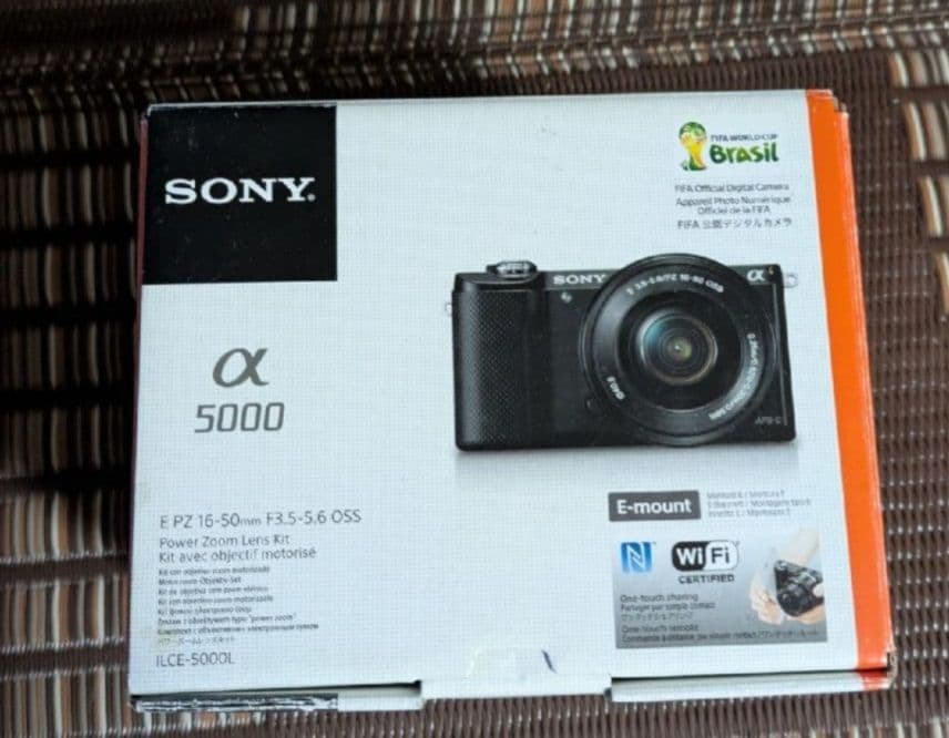 SONY ミラーレス一眼　カメラ α5000