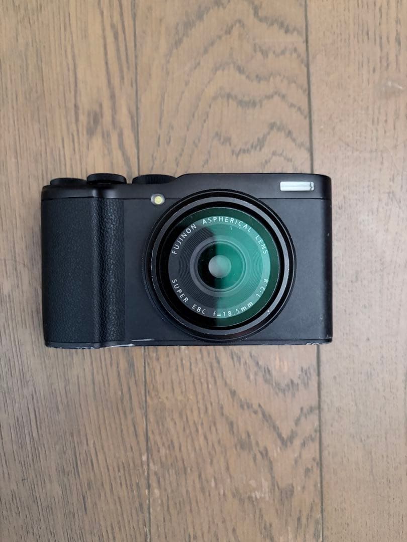 FUJIFILM X100 コンパクトデジタルカメラ