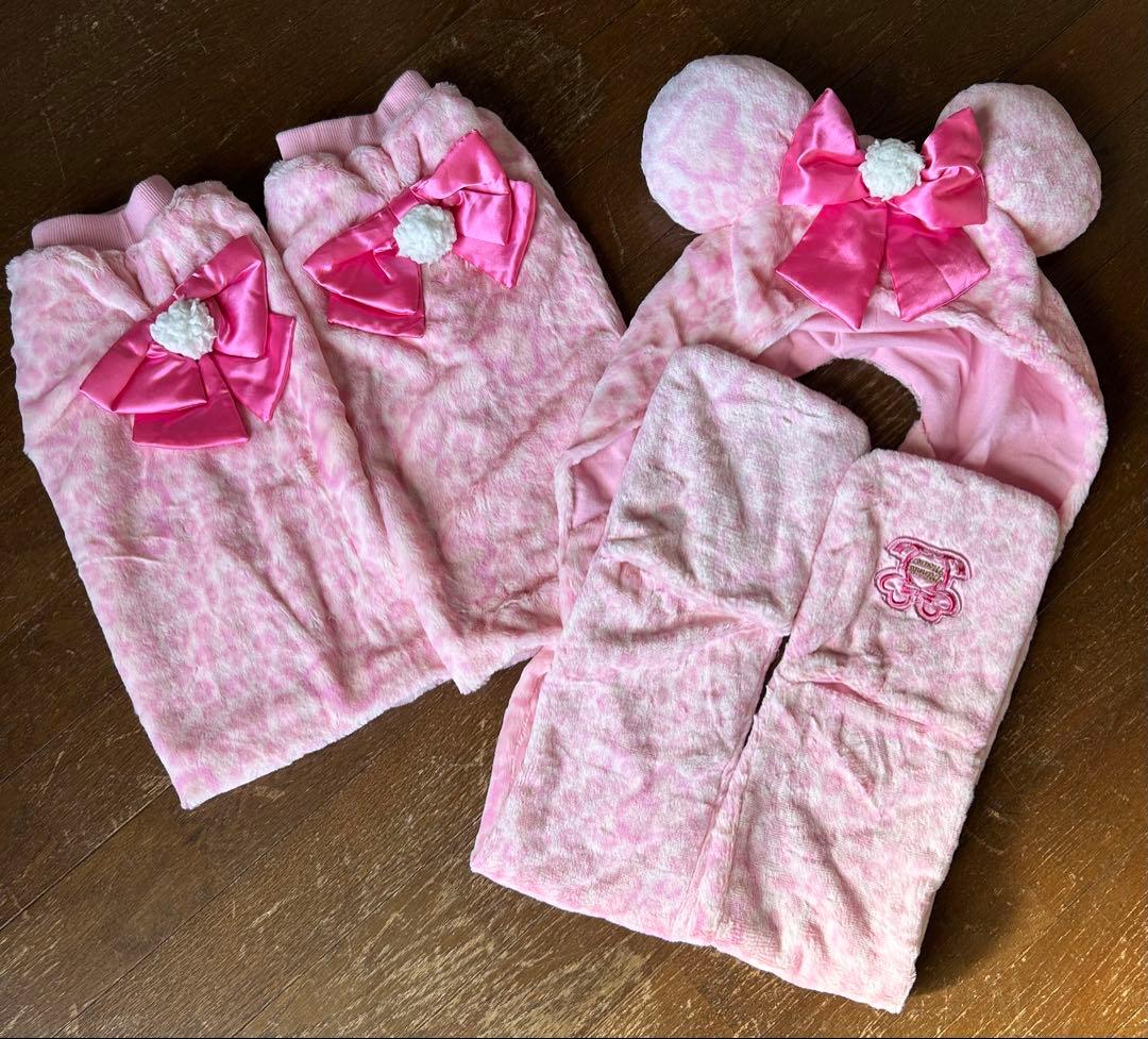 ゆ*き様 ディズニーミニー　豹柄ピンクファンキャップマフラー、フットカバーセット