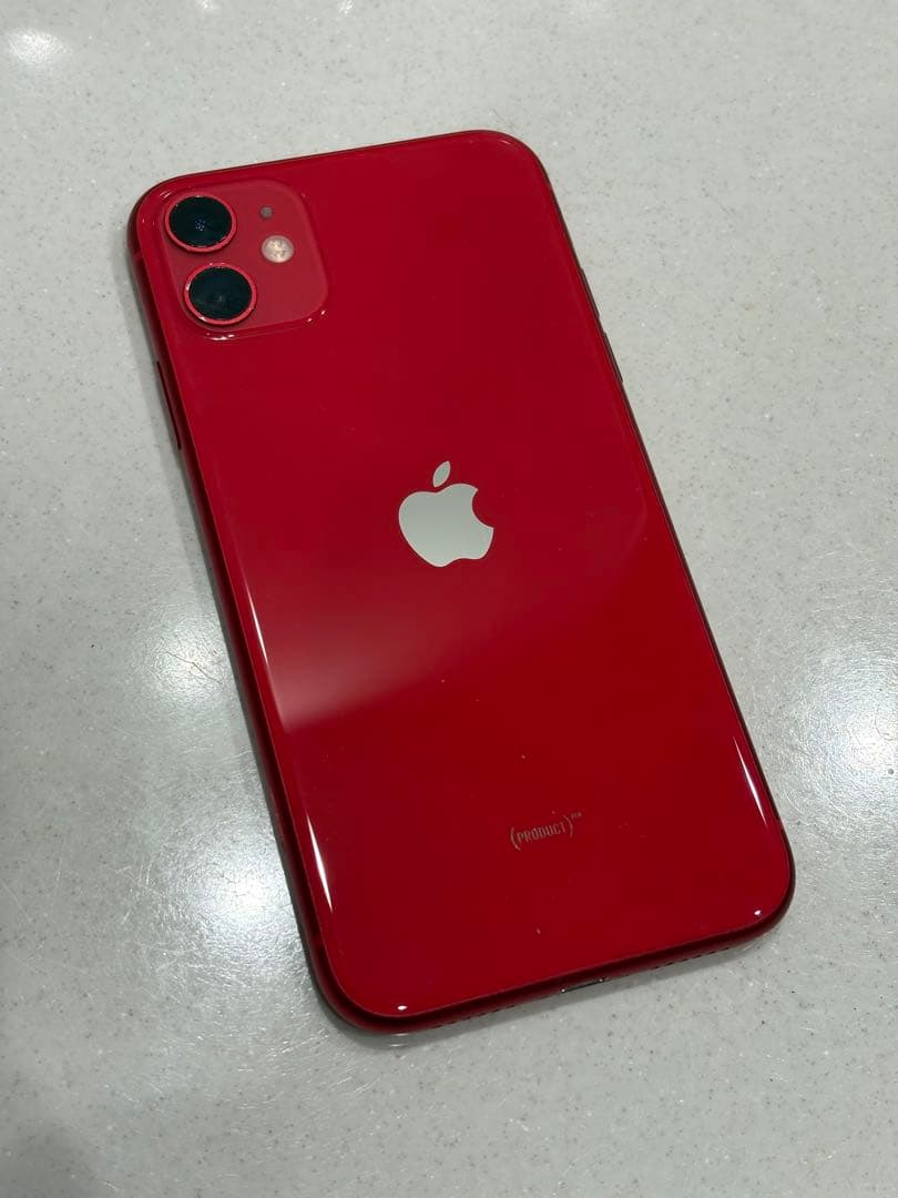 iPhone 11 (PRODUCT)RED 64GB SIMフリー画面割れあり
