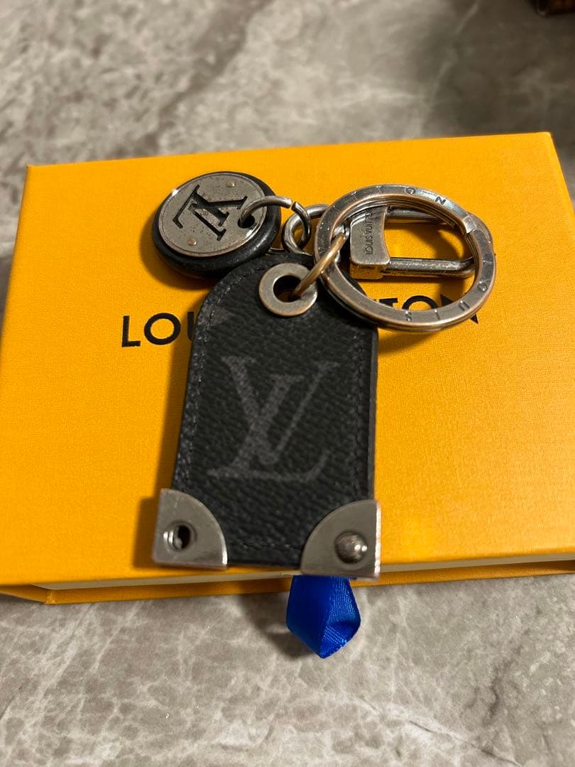 Louis Vuitton レザーキーホルダー ブラック