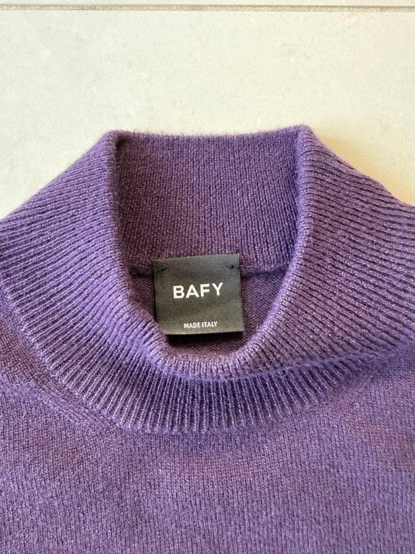 バフィー BAFY ／ カシミヤハイゲージモックネックニット