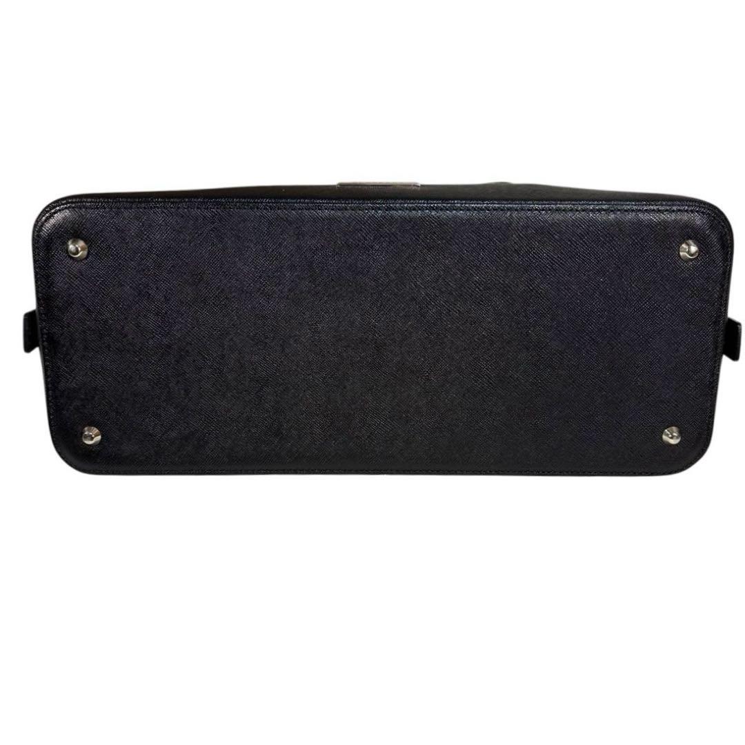 【極美品】希少　BURBERRY サフィアーノ　レザー　ハンドバッグ　ブラック