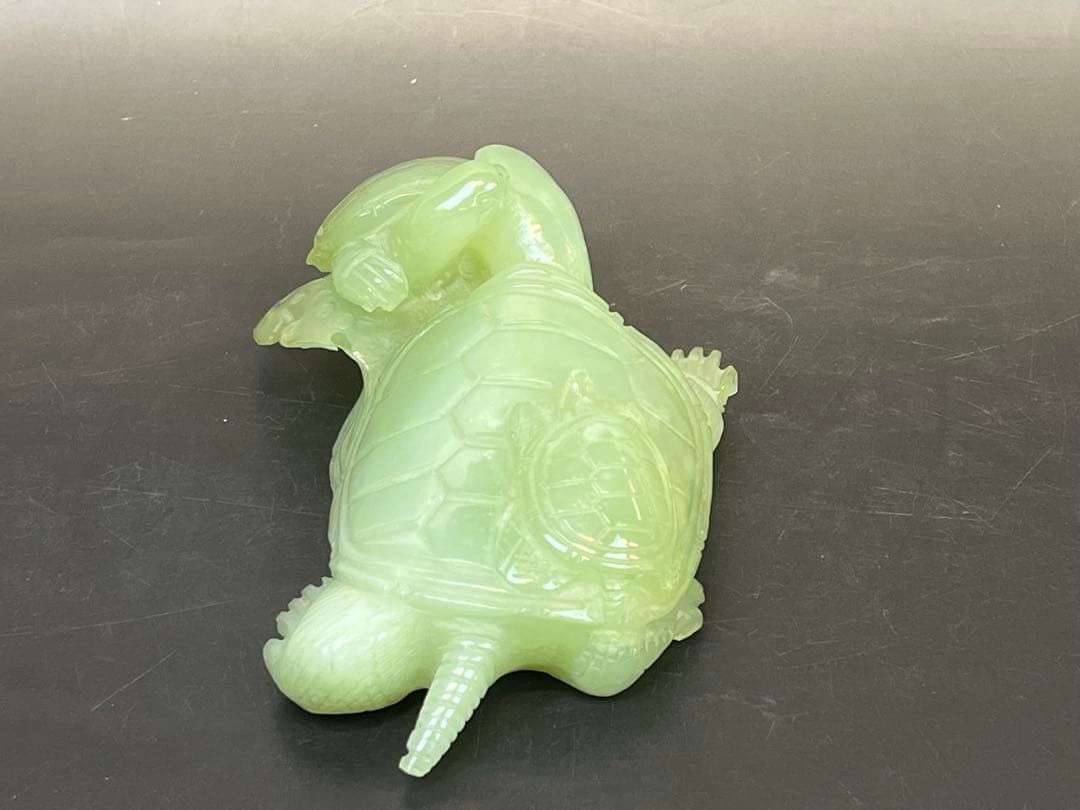 ［美品］翡翠亀　横19cm台付き　送料込み