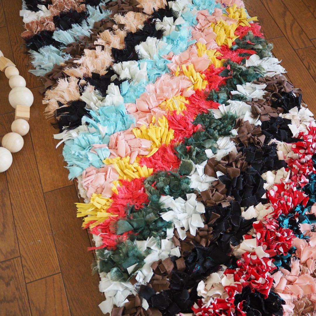 ラグ　絨毯　モロッコ　ハギレ　ボシャルウィット　ビンテージ