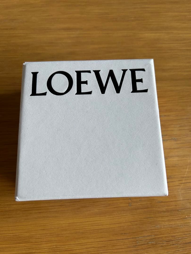 ロエベ　アナグラムブローチ　ゴールドカラー