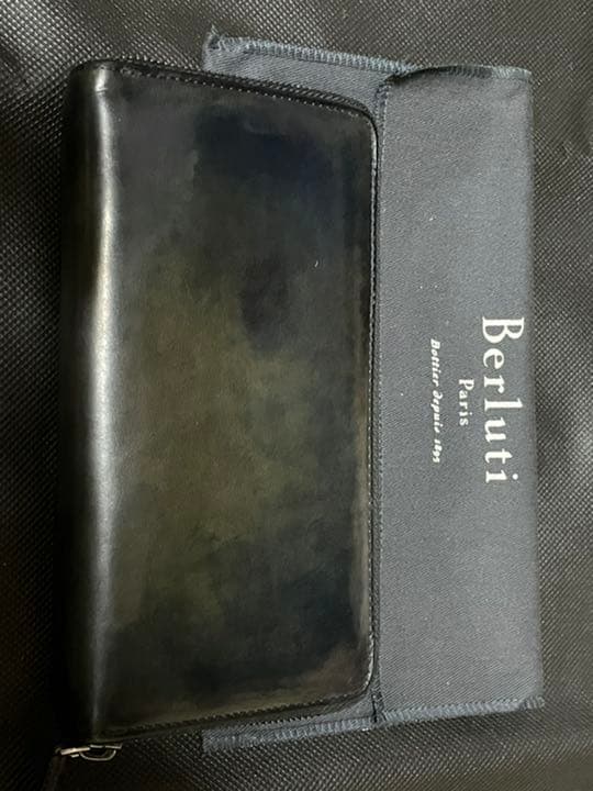 ベルルッティ　イタウバ　ネイビー