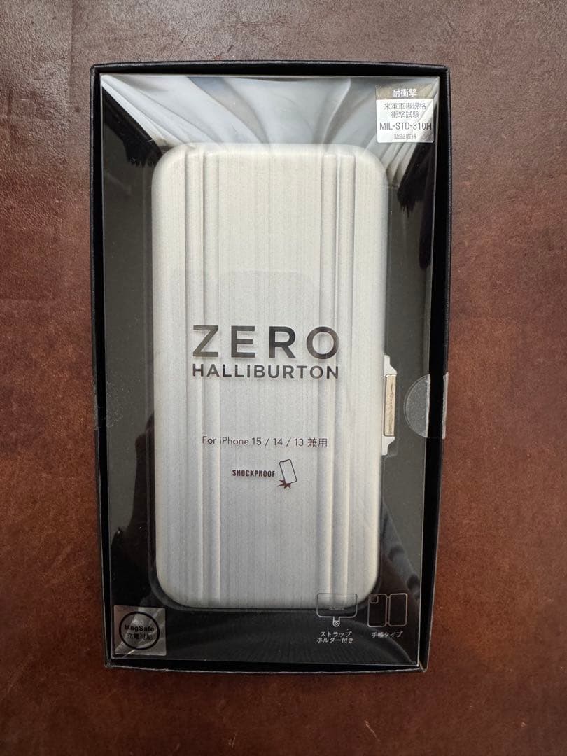 Shin様！ZERO HALLIBURTON 手帳型iPhoneケース シルバー