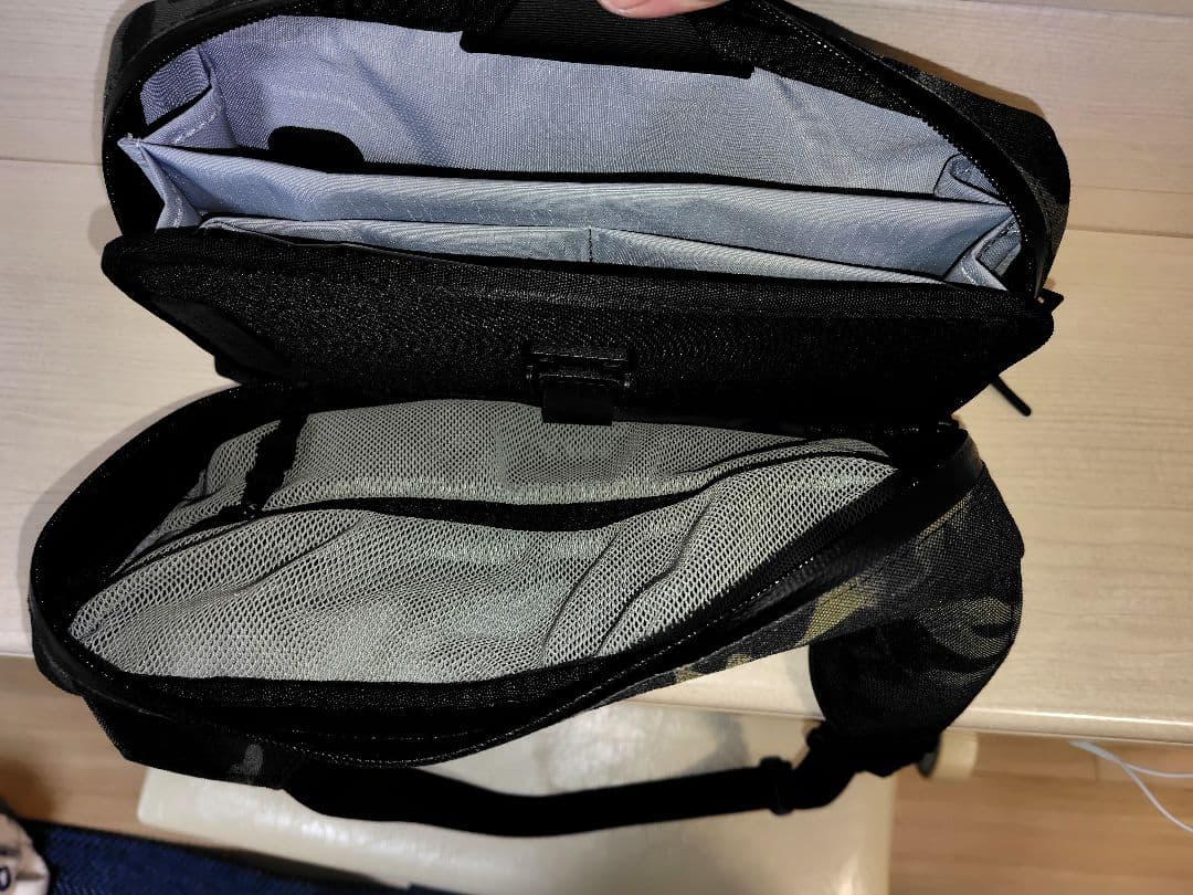 BLACK EMBER ボディバッグ 迷彩 ポーチ