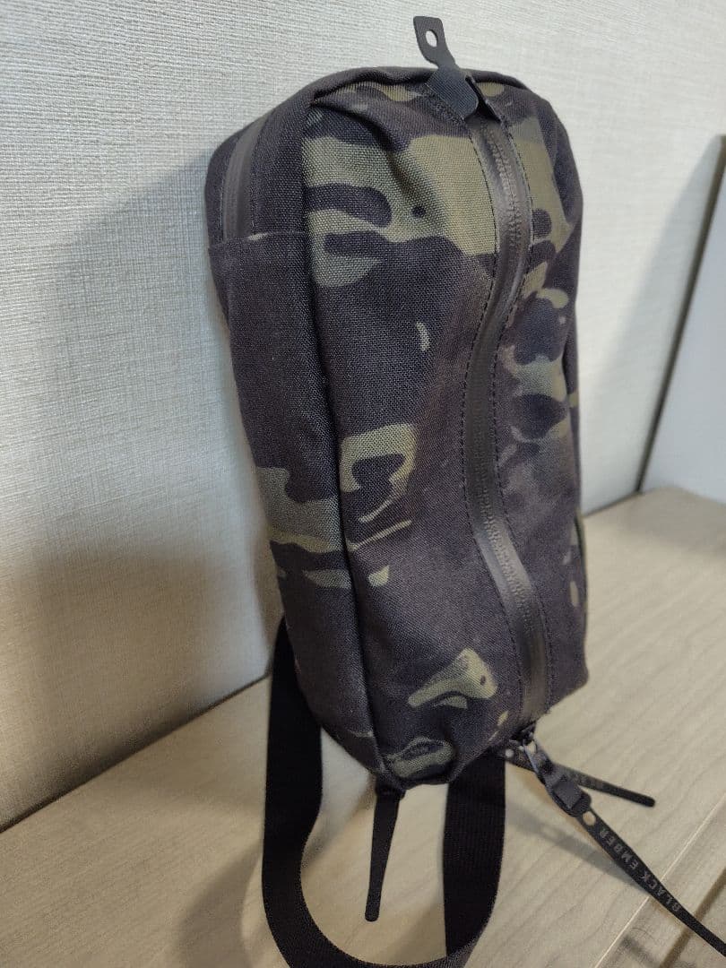 BLACK EMBER ボディバッグ 迷彩 ポーチ