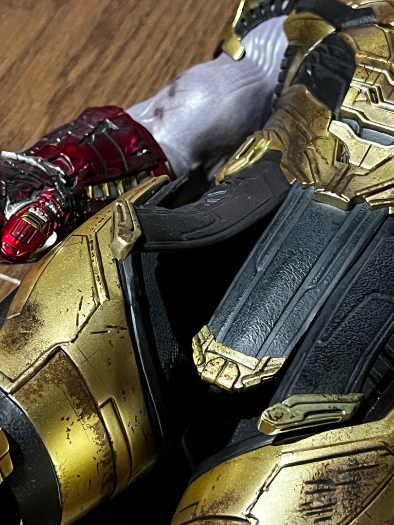 ホットトイズ　サノス　バトルダメージ版　エンドゲーム　開封品　匿名配送