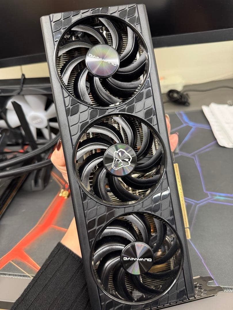 グラフィックボード・グラボ・ビデオカード Gainward GeForce RTX 5060 Ti 16GB