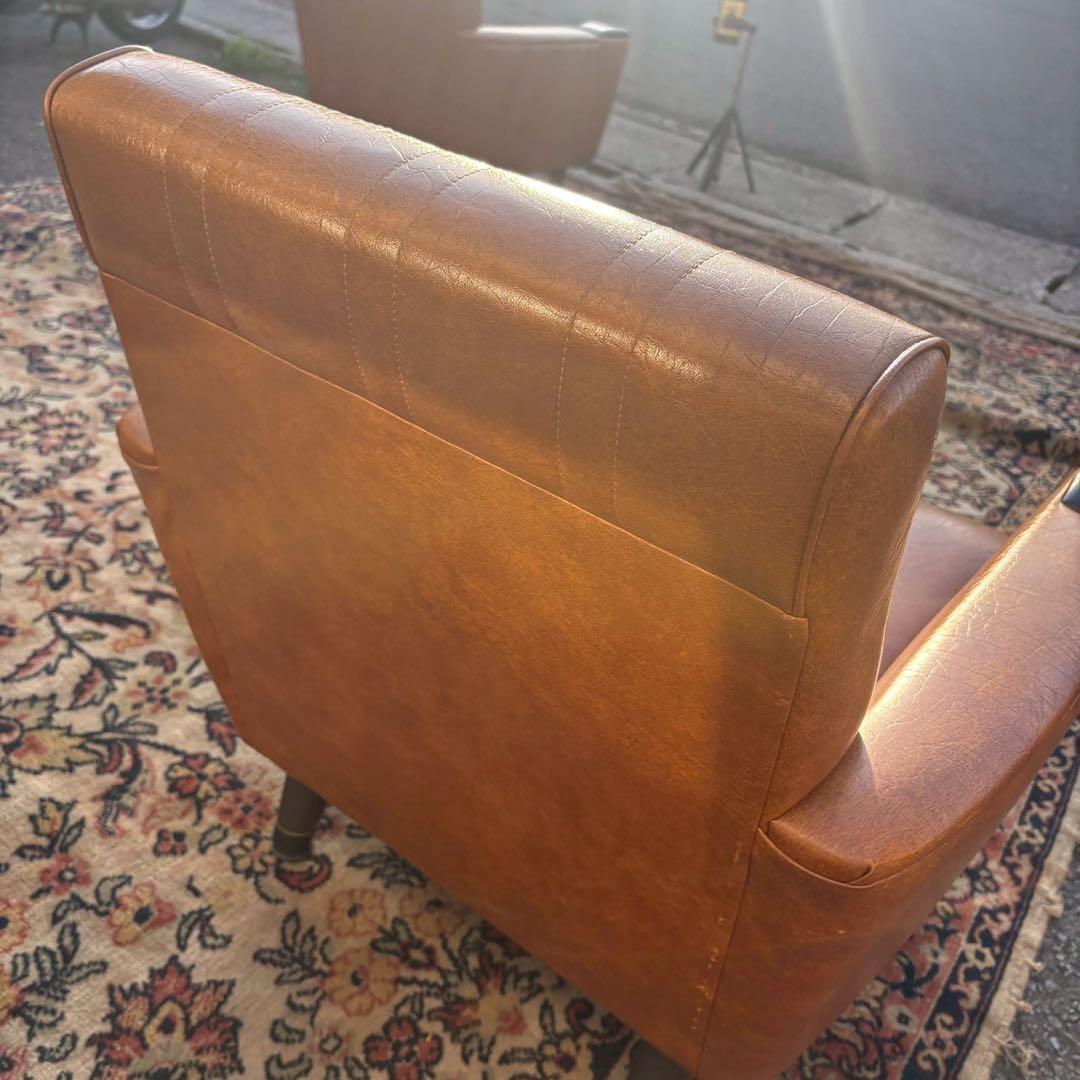 ビンテージ　レザーチェア　木製アームレスト　応接セット 2/2