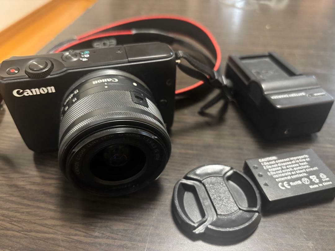 Canon EOS M10 予備バッテリー&ボディバック