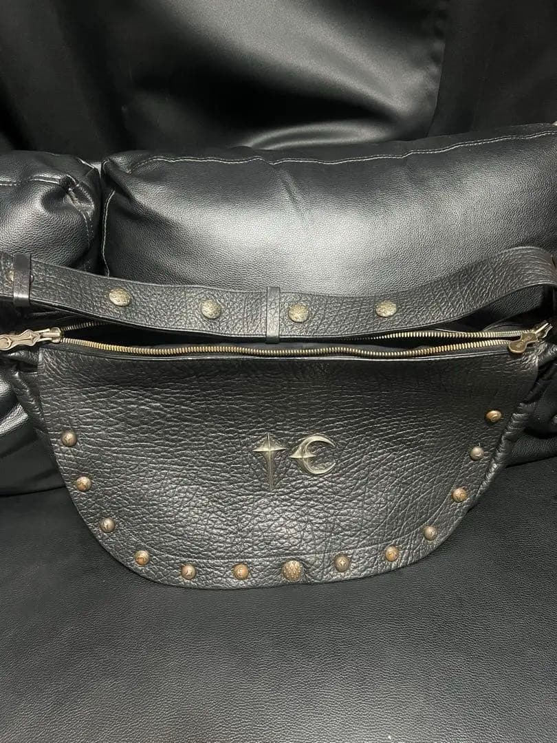 thug club サグクラブ　メッセンジャーバッグ　ブラック