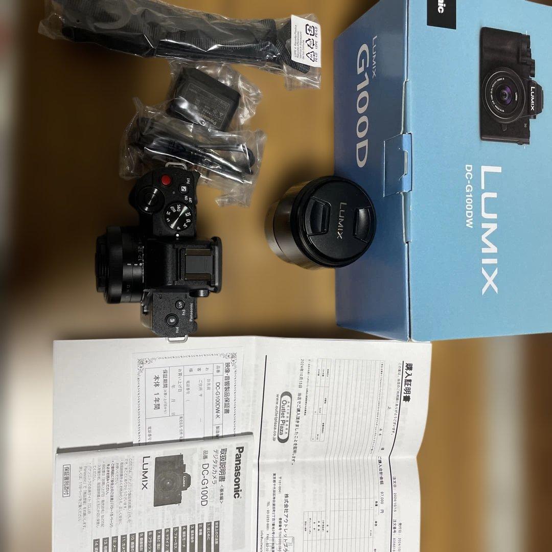 『極美品』LUMIX G100DWデジタルカメラWズームキット。