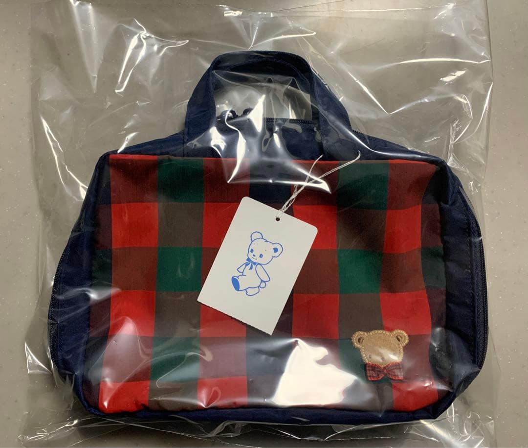 ♡新品未使用♡《ファミリア》おむつポーチ　赤系チェック　バッグ