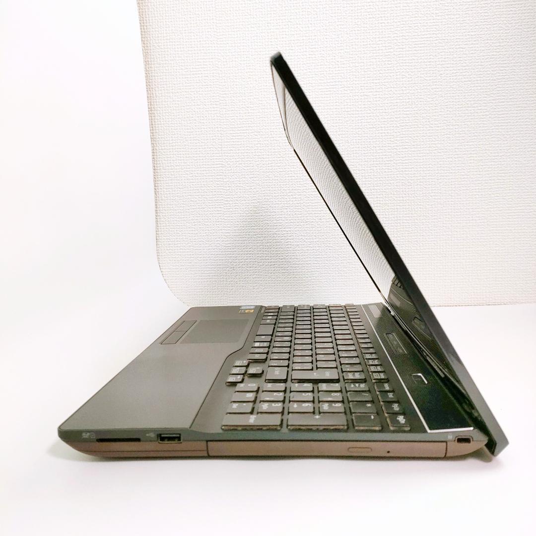 第8世代i7✨️富士通/Win11/SSD512GB/オフィス付きノートパソコン