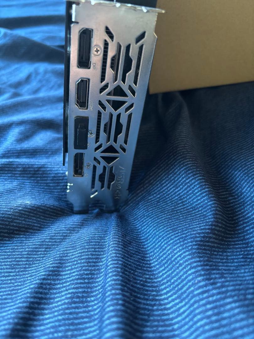 ASRock Challenger RX 6600 本体